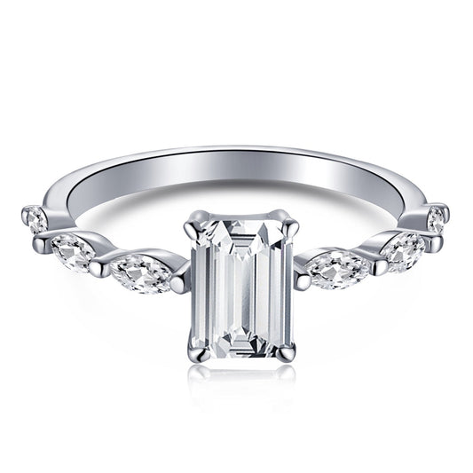 [Glimmer Jewelry]1.0カラット デインティ レスプレンデント ラディアントカット デイリーリング