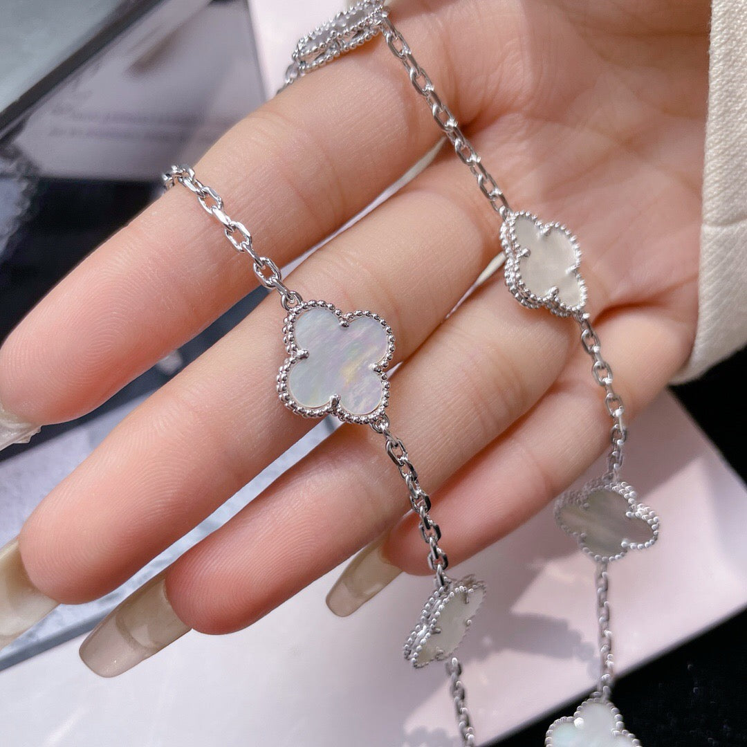 [Glimmer]クローバー 10モチーフ ホワイトマザーオブパール ネックレス