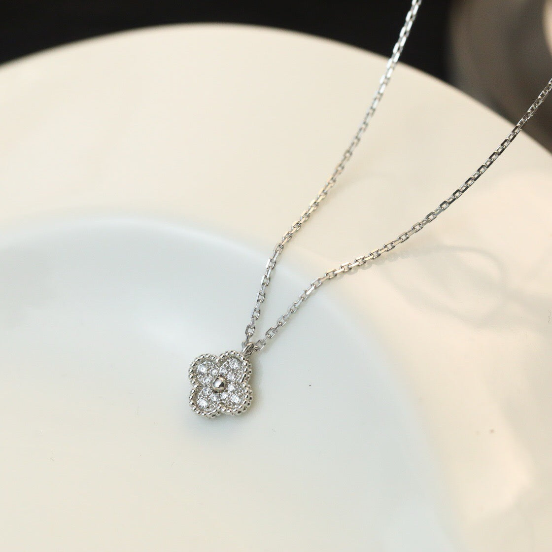 [グリマー]クローバー ミニ 9.5MM ペンダント ダイヤモンド ネックレス