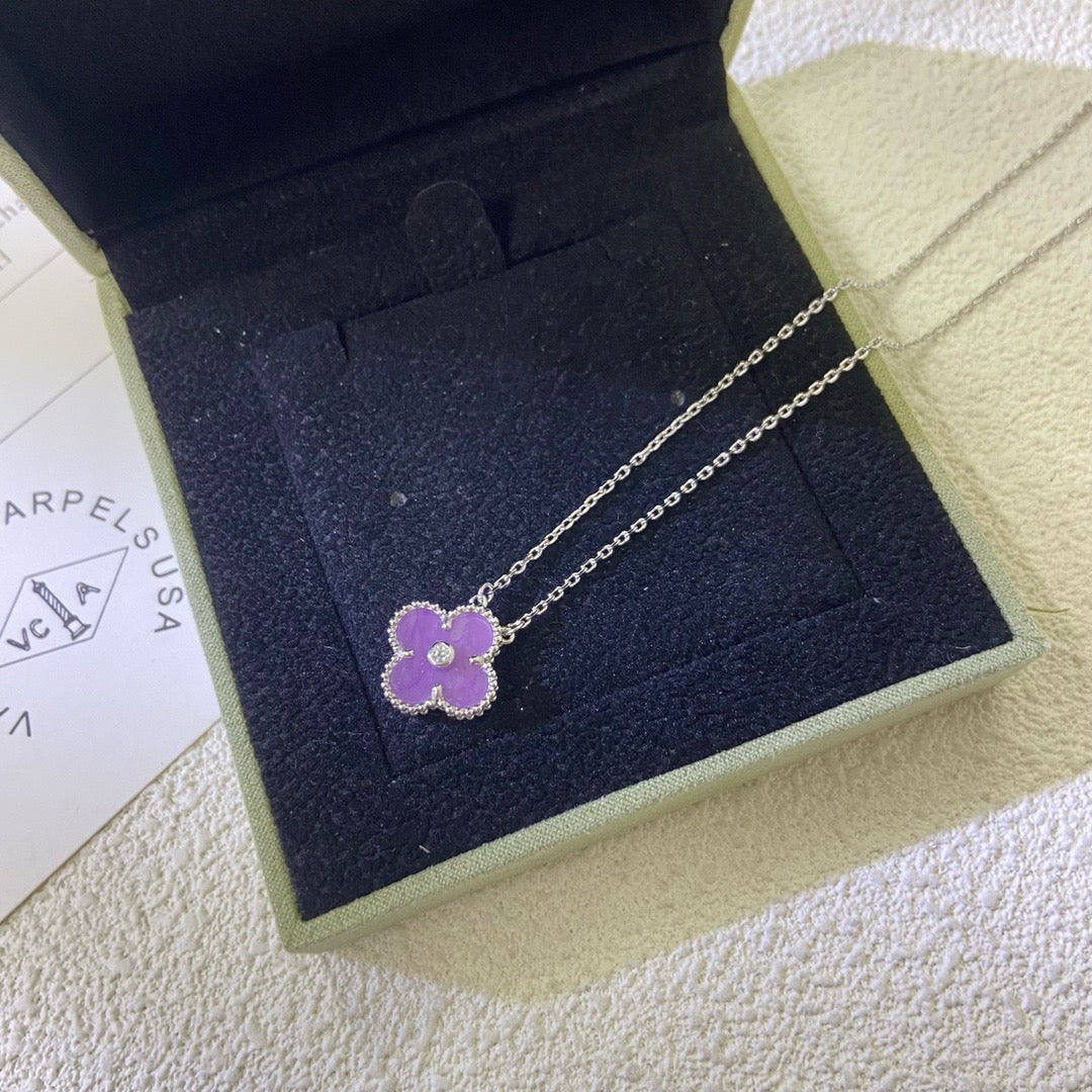 [Glimmer Jewelry]クローバー 15mm ダイヤモンド パープルバイオレットネックレス